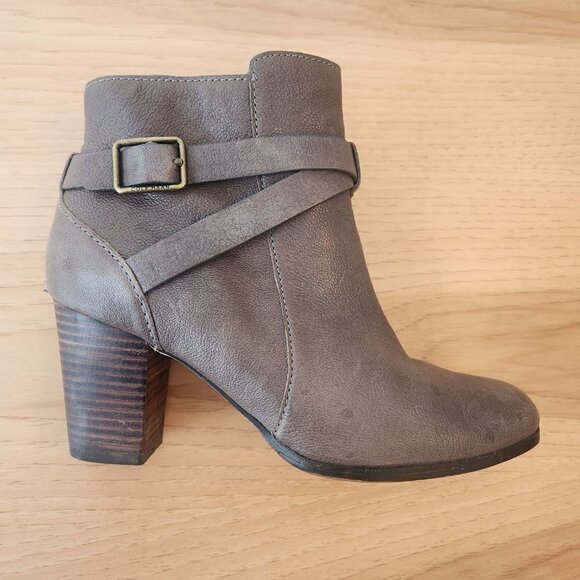 COLE HAAN GRAND OS BROWN BELTED ANKLE BOOTS - SIZE 7B - EUC - Picture 2 of 12